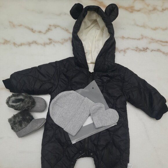 Other - NWOT❗️Bundle❗️6-12M Snowsuit, Boots, Mittens and Beanie